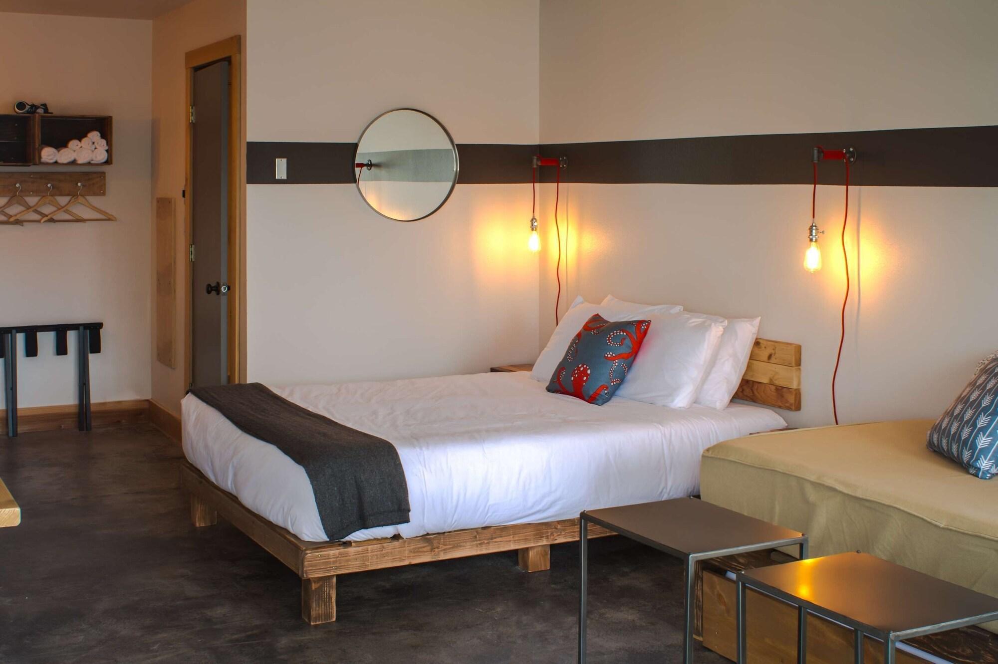 Hotel Ashore 3*