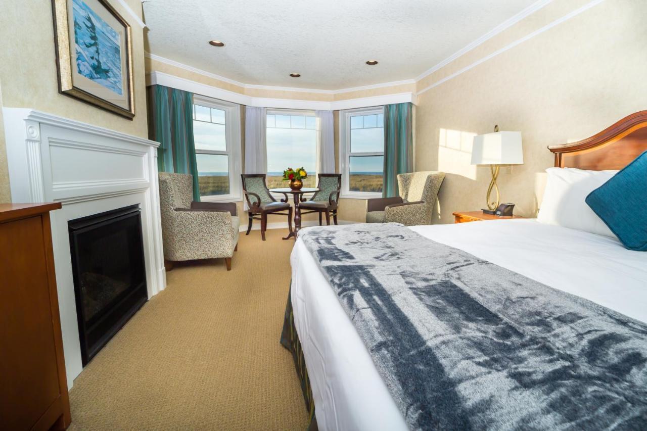 Hotel Of The Four Winds Oceanfront 2*