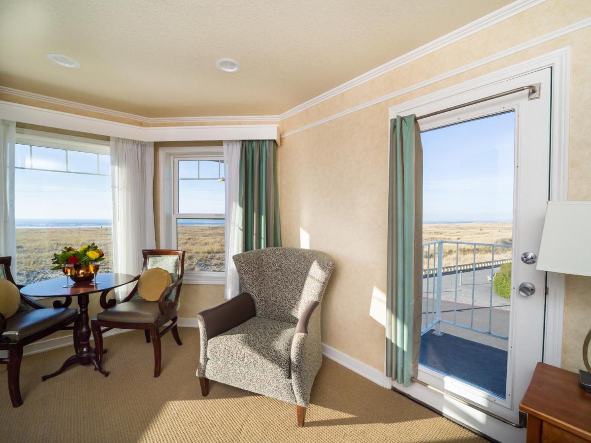 Of The Four Winds Oceanfront Hotel Seaside