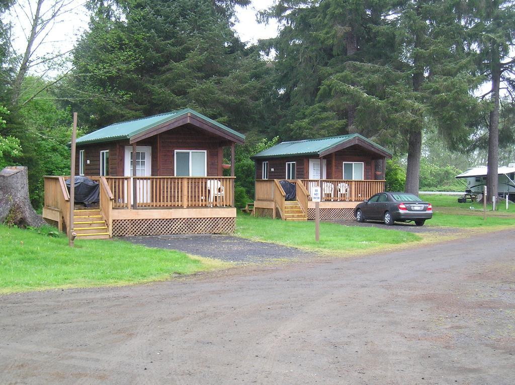 Holiday park 3 *