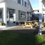 Hillcrest Inn