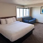 Promenade Inn & Suites Oceanfront