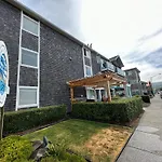 Inn At The Shore