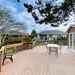 2 Bed 1 Bath Vacation Home In Seaside