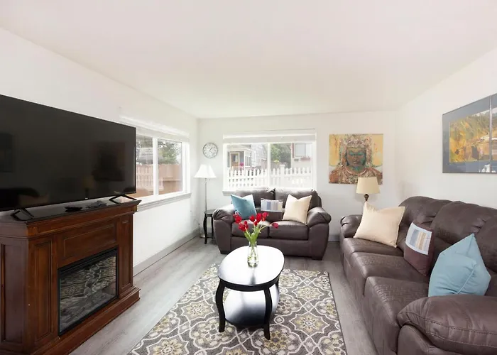 Riverwalk Seaside- Walk To Beach, One Level Home, Pet Friendly