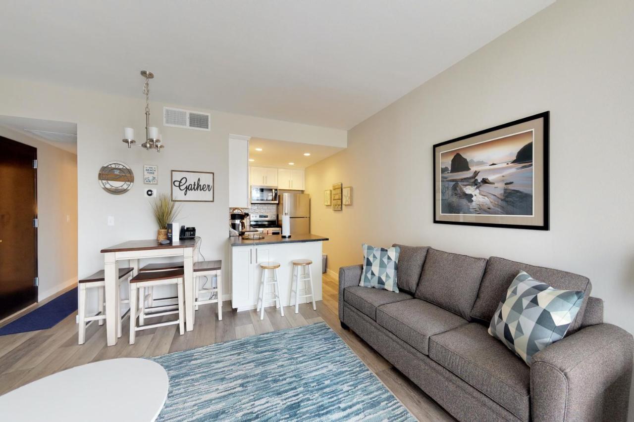& Sea: Pacific View Apartment *