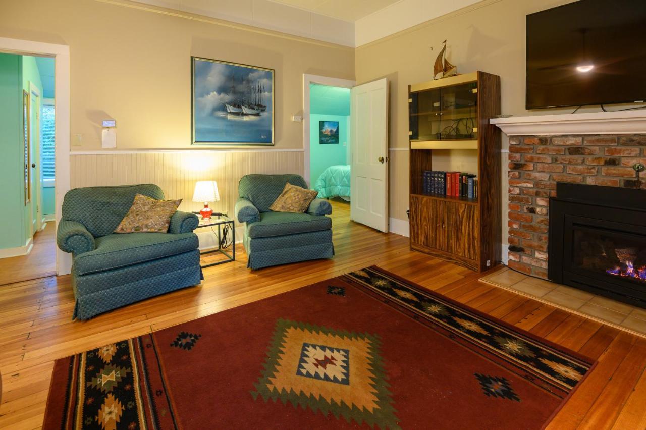 Karr House On 11th Holiday home Seaside