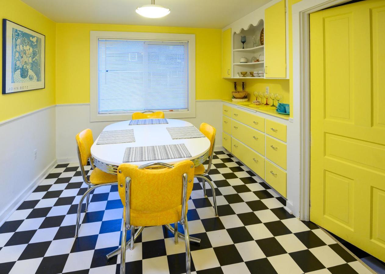 Karr House On 11th Holiday home *