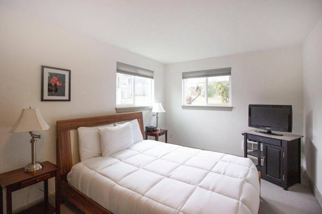 Riverwalk Seaside- Walk To Beach, One Level Home, Pet Friendly Seaside