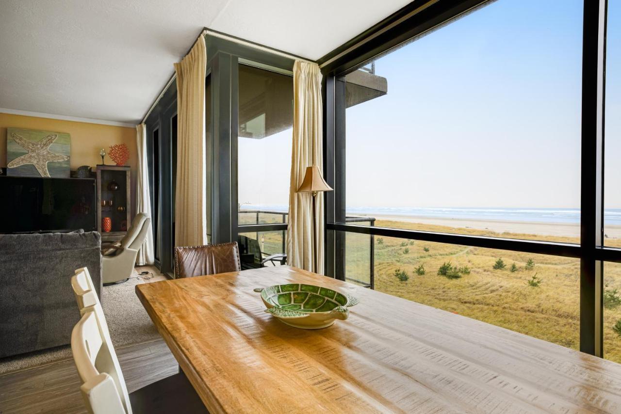 & Sea: Wave Watcher Apartment *