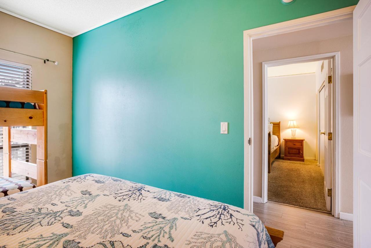 & Sea: Wave Watcher Apartment *