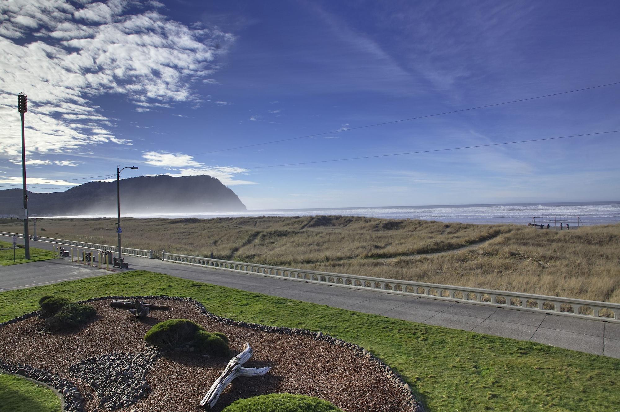 Hi Tide Oceanfront 3*