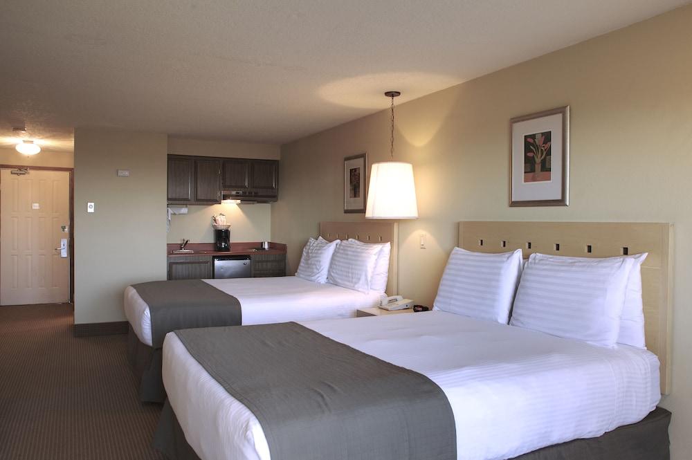 Hi Tide Oceanfront Resort
