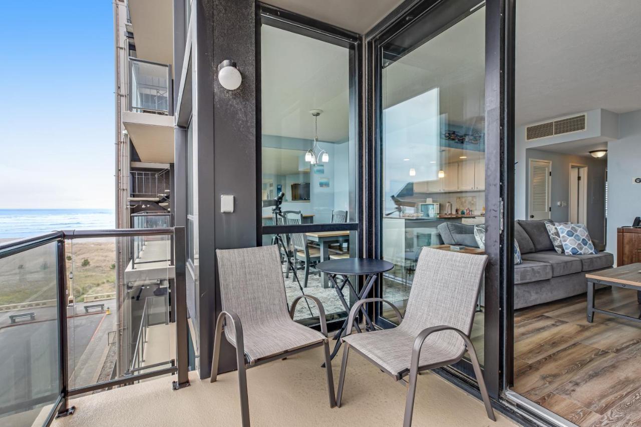 & Sea: Blue Haven Apartment