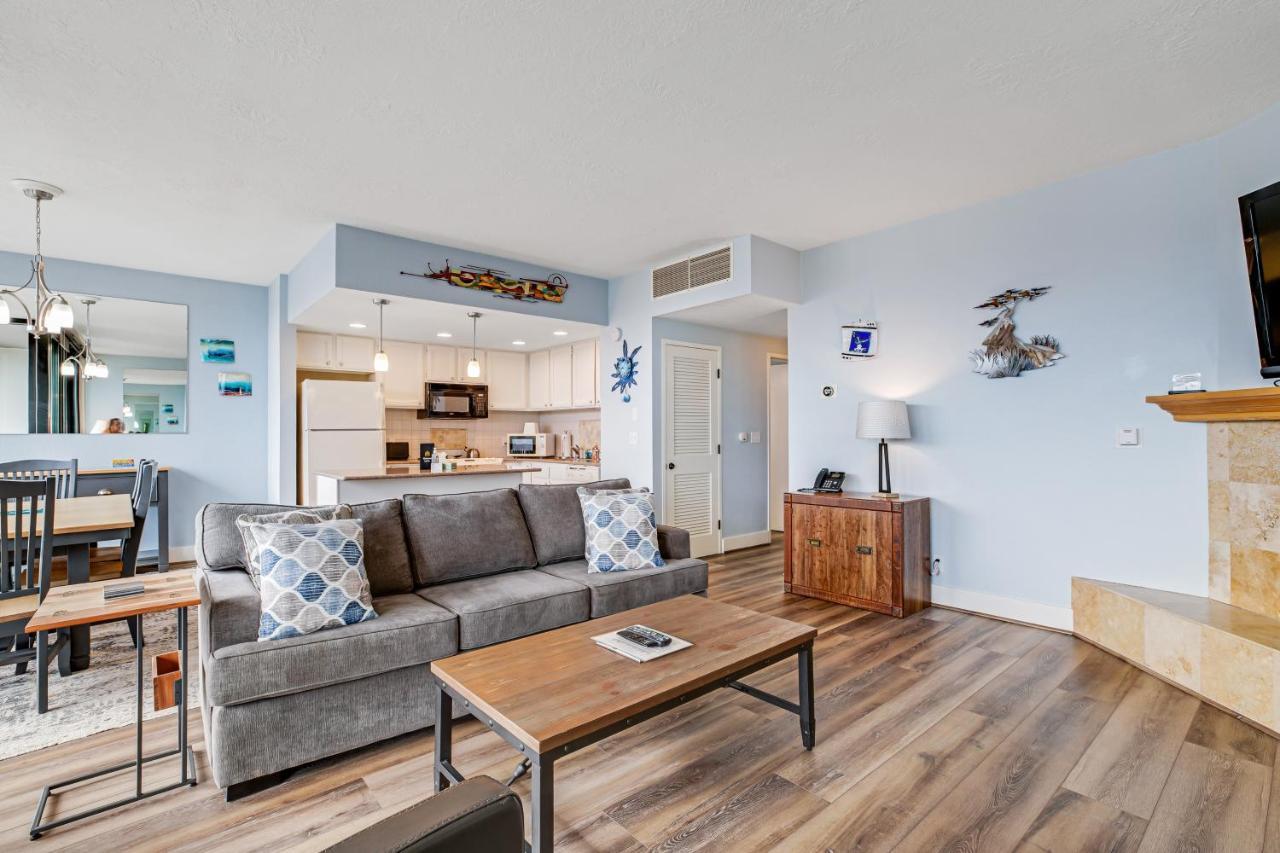 & Sea: Blue Haven Apartment