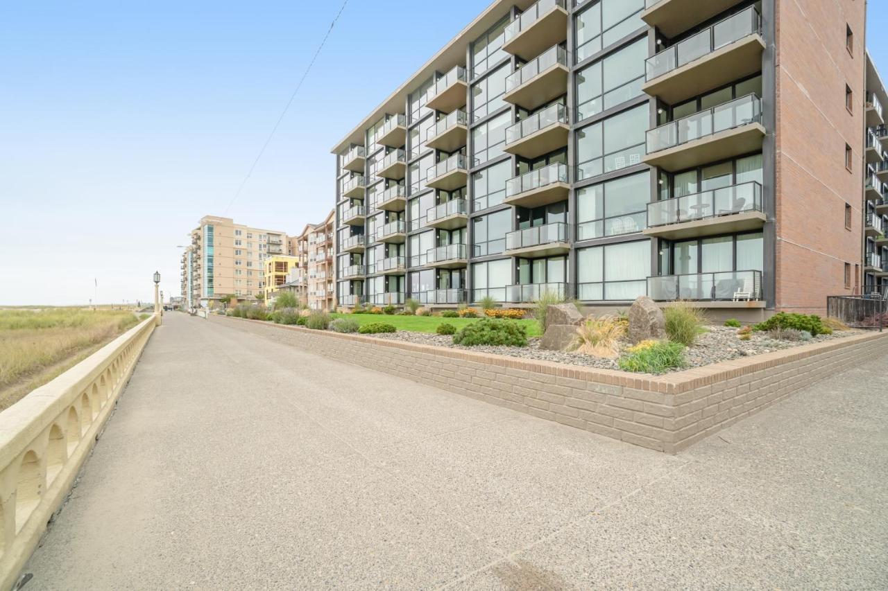 & Sea: Rare Ruby Apartment