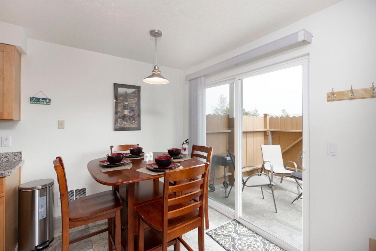 Riverwalk Seaside- Walk To Beach, One Level Home, Pet Friendly Seaside