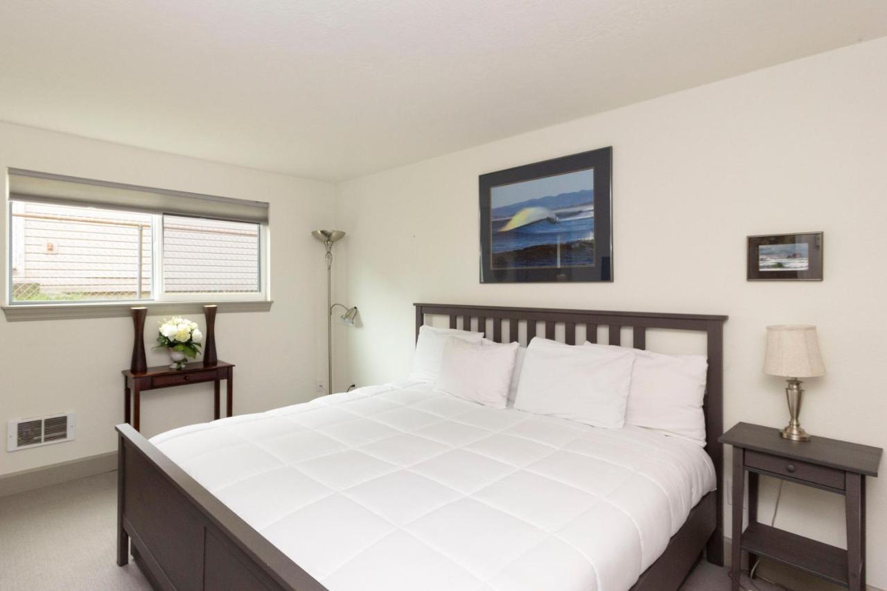 Apartment Riverwalk Seaside- Walk To Beach, One Level Home, Pet Friendly Seaside