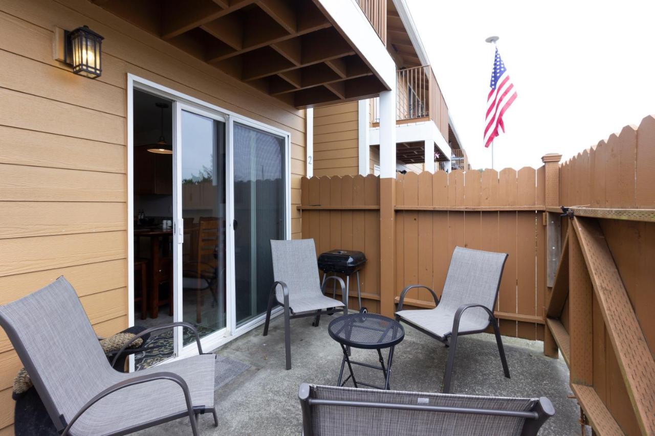 Riverwalk Seaside- Walk To Beach, One Level Home, Pet Friendly