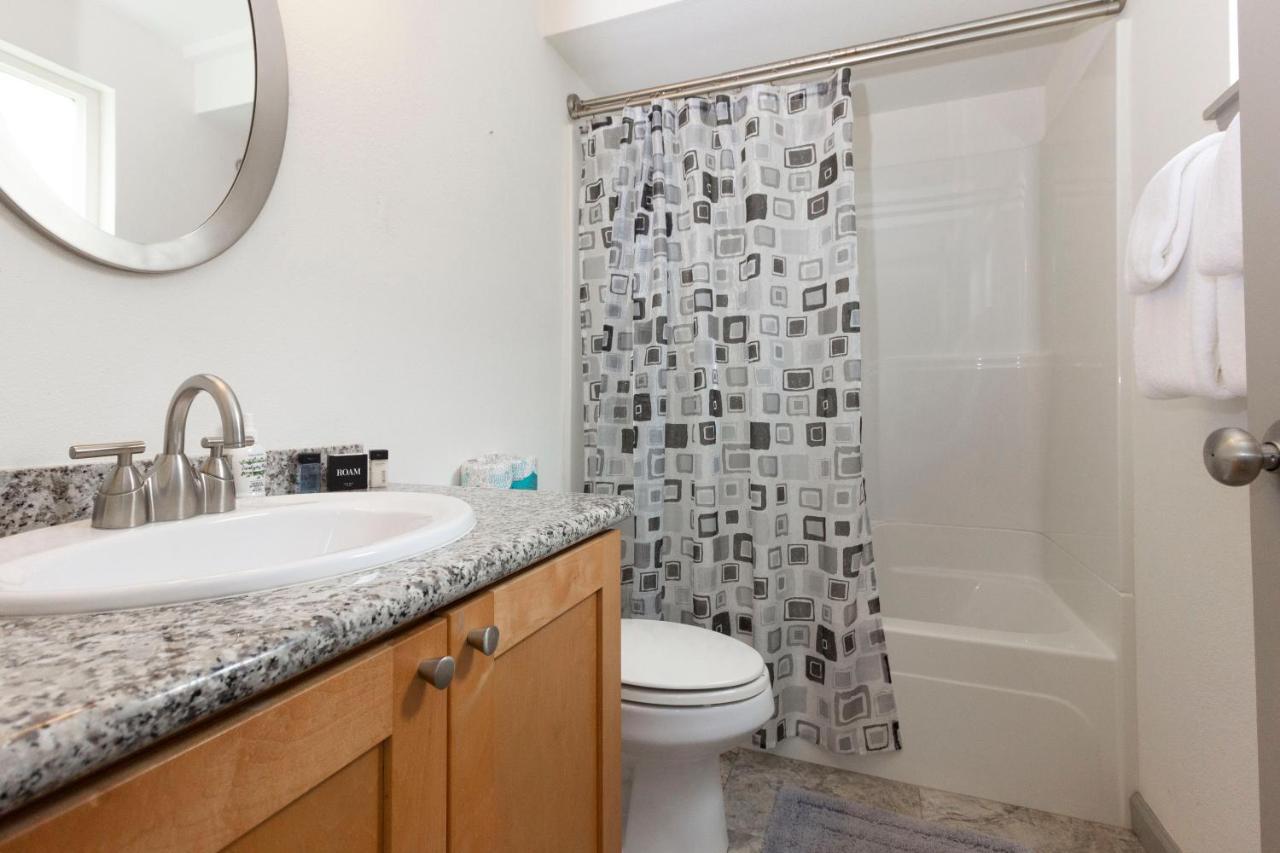 Riverwalk Seaside- Walk To Beach, One Level Home, Pet Friendly Apartment *