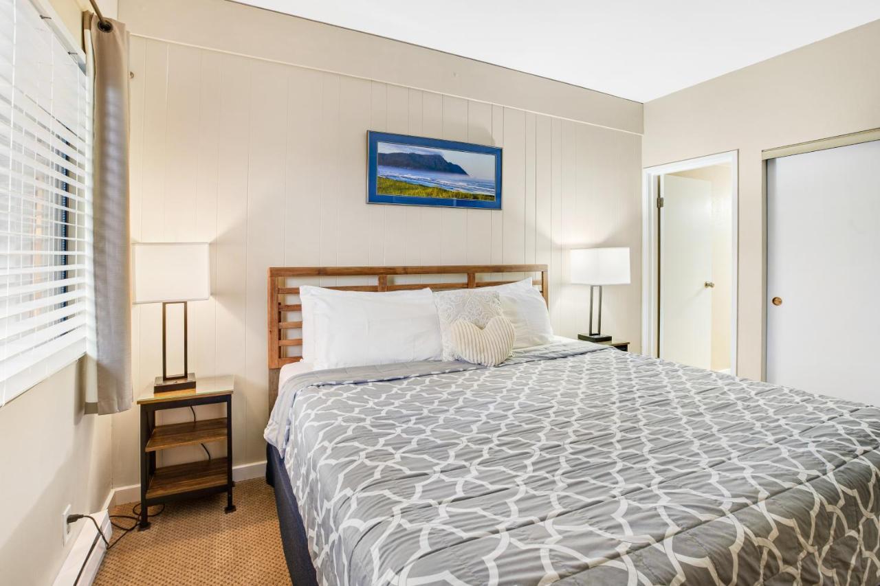 & Sea: The Holladay Apartment Seaside