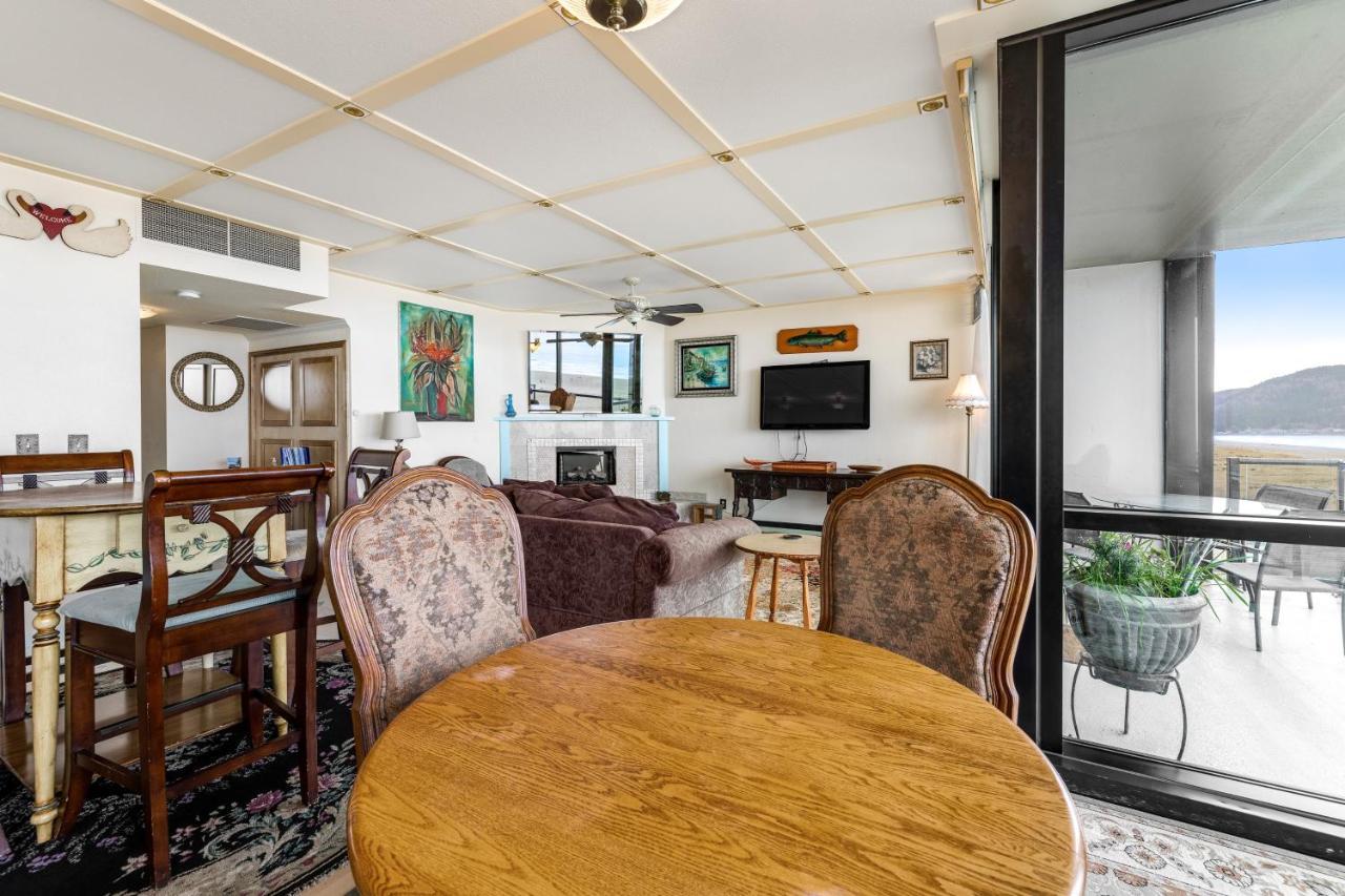 & Sea: Penthouse Paradise-on-prom Apartment