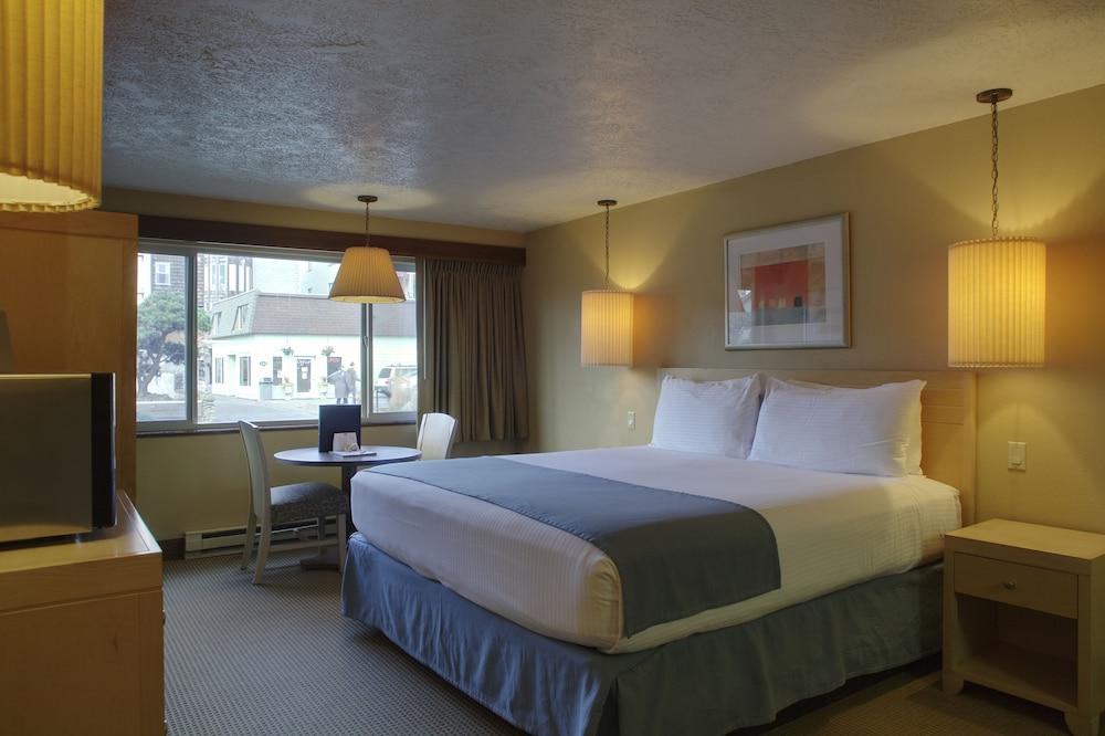 Hi Tide Oceanfront 3* Seaside