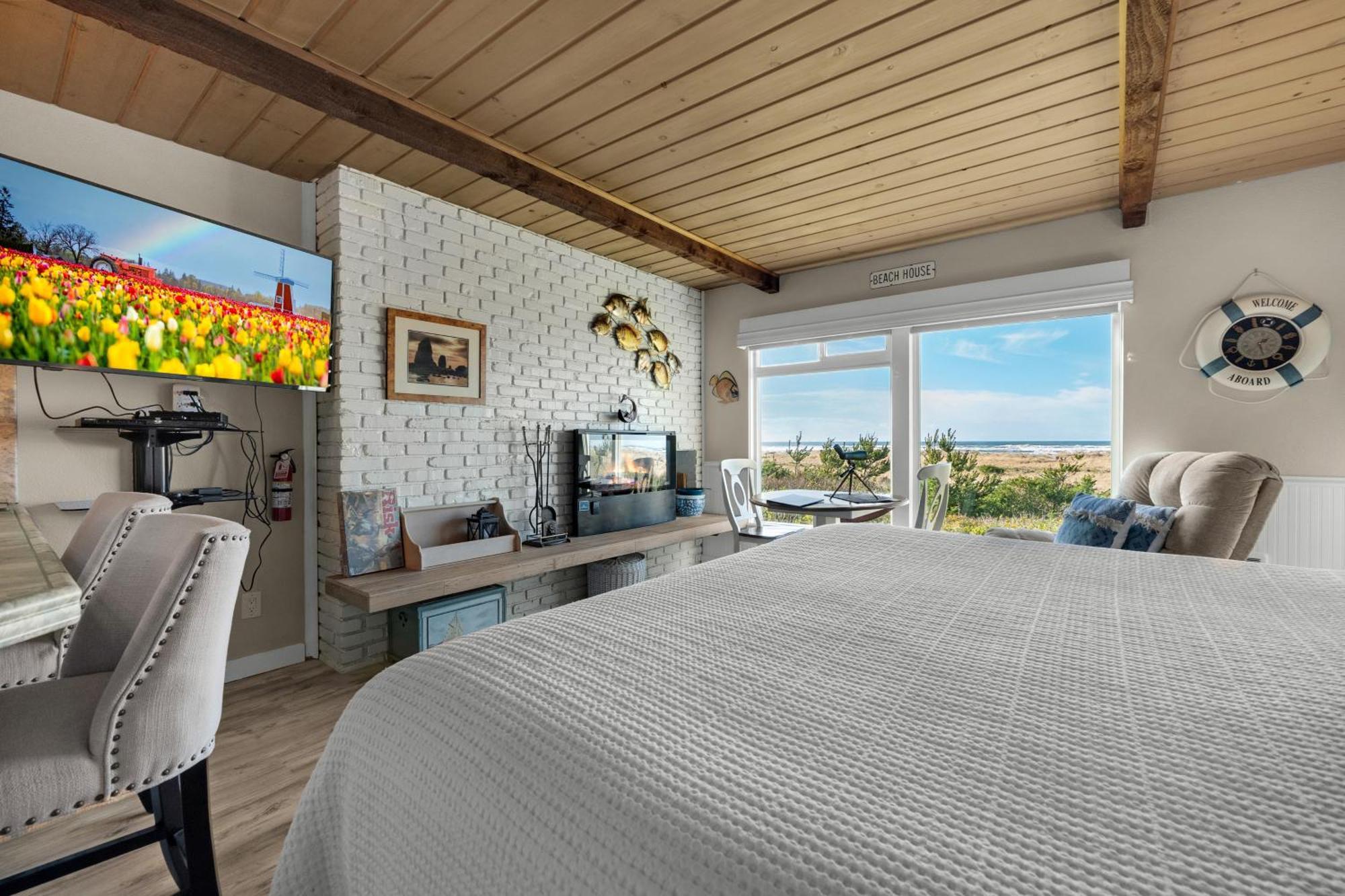 The Tides By The Sea Aparthotel