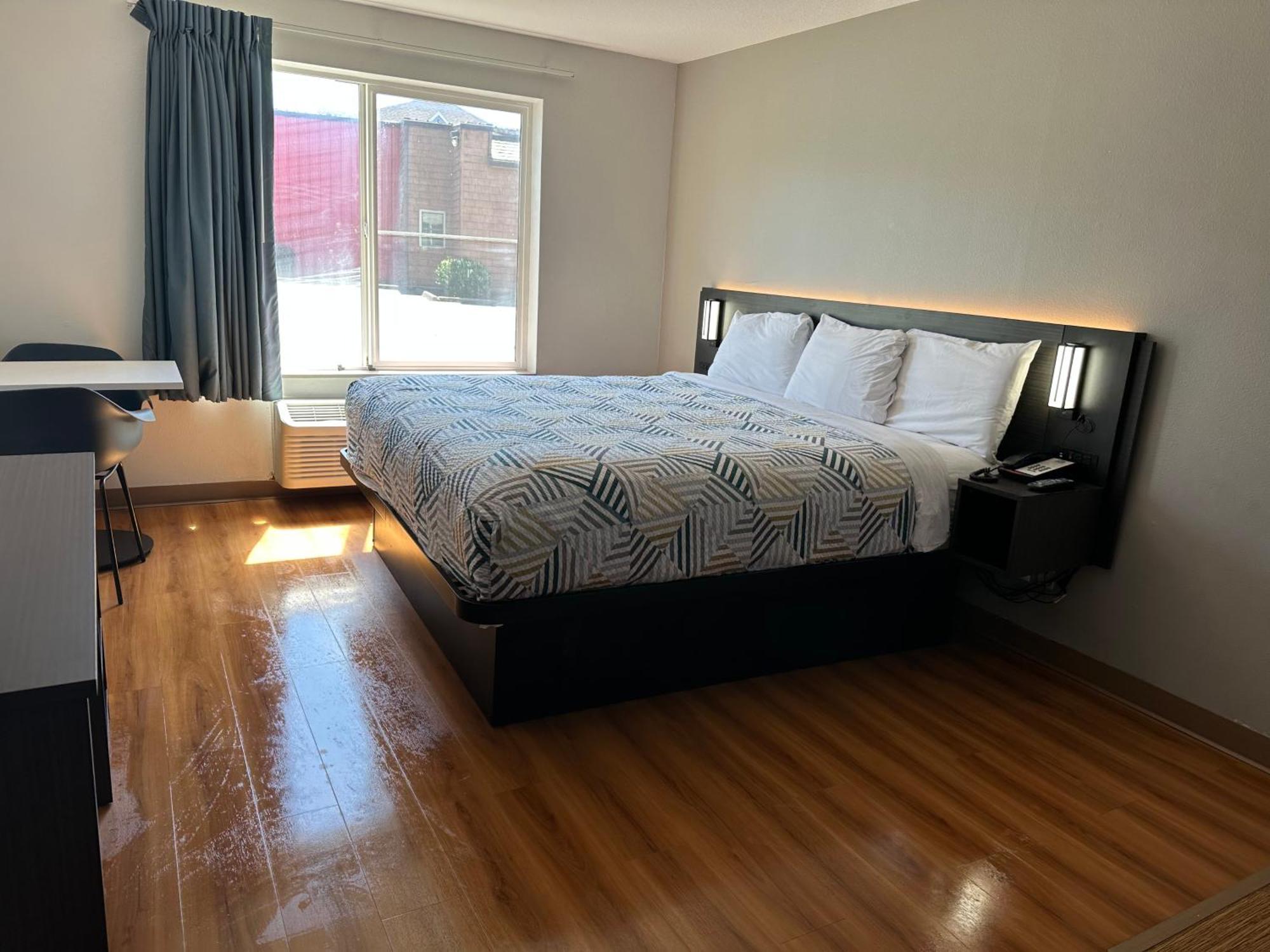6-seaside, Or Hotel