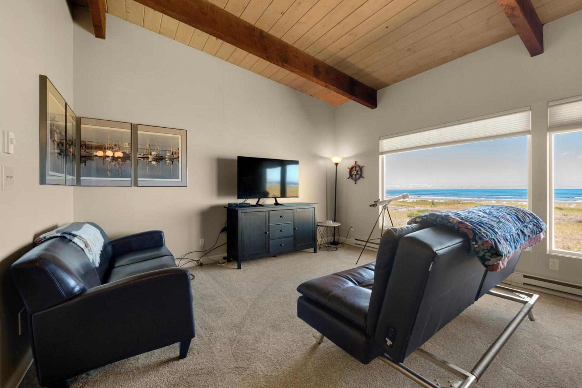 Aparthotel The Tides By The Sea 3*
