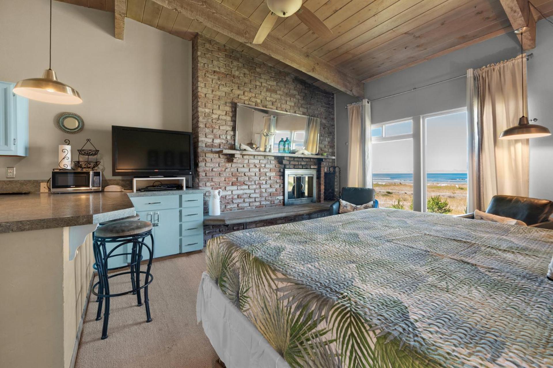 The Tides By The Sea Aparthotel 3*