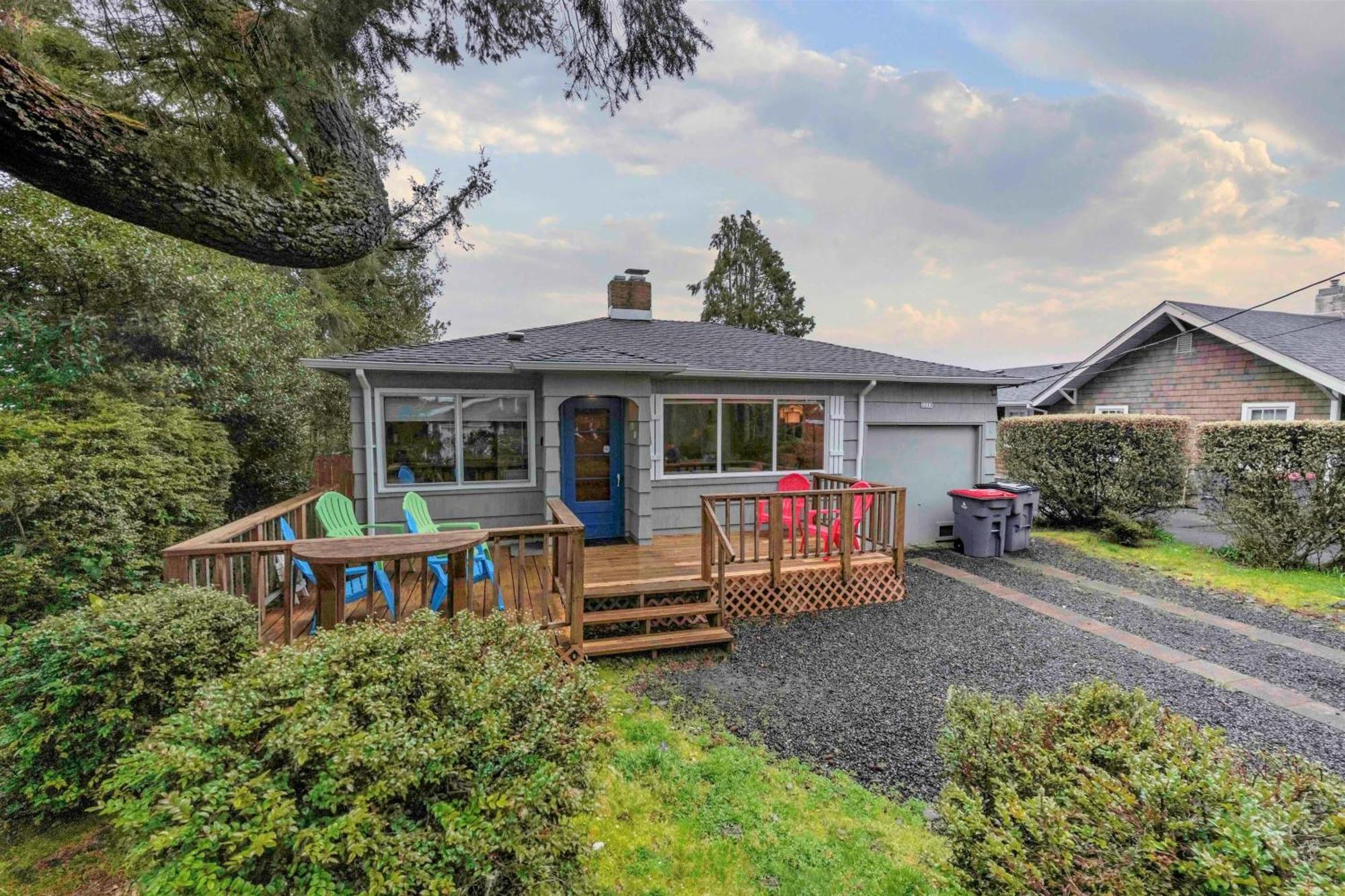 Barefoot Bungalow *