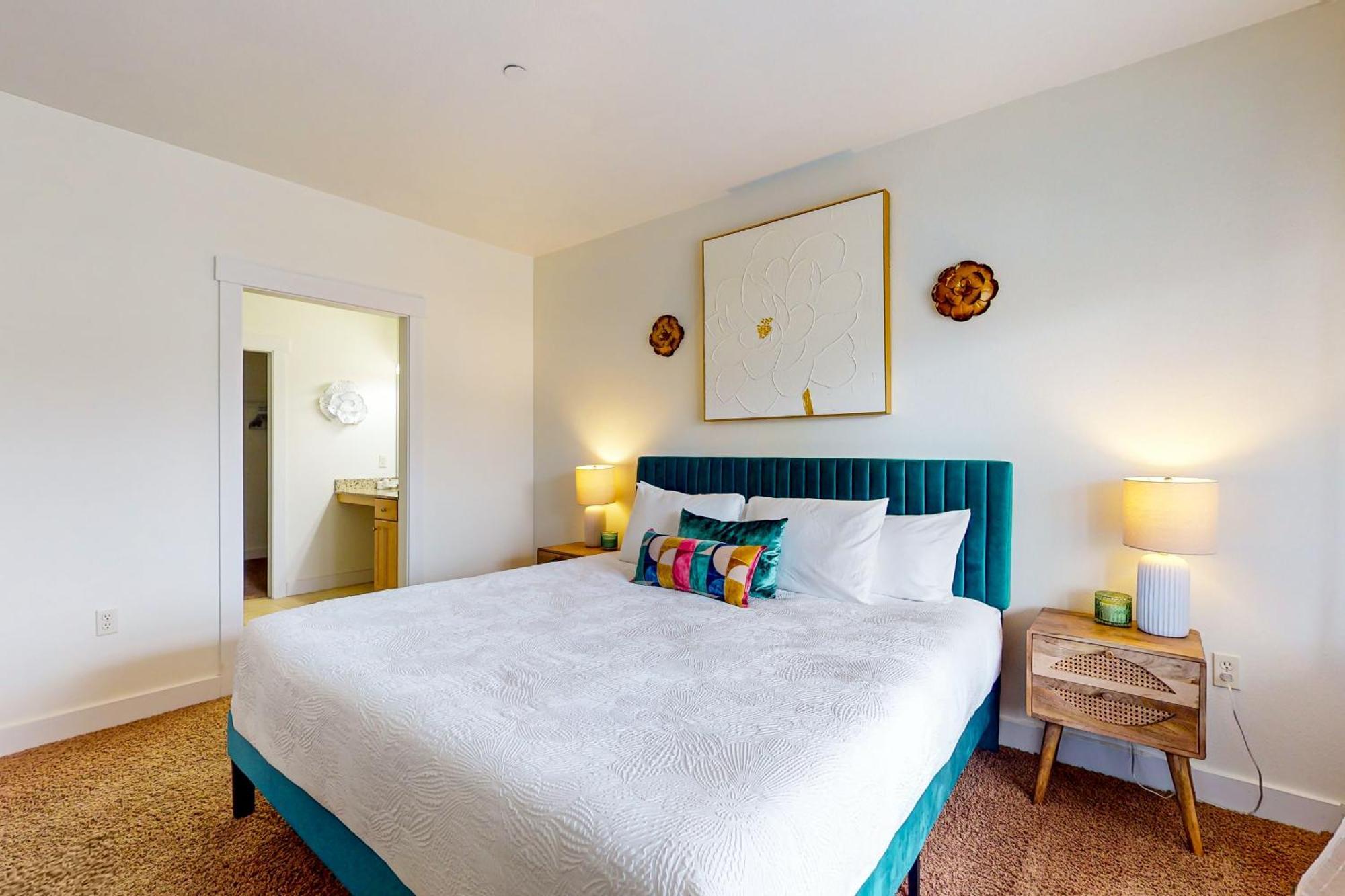 Apartment Riverfront Retreat *