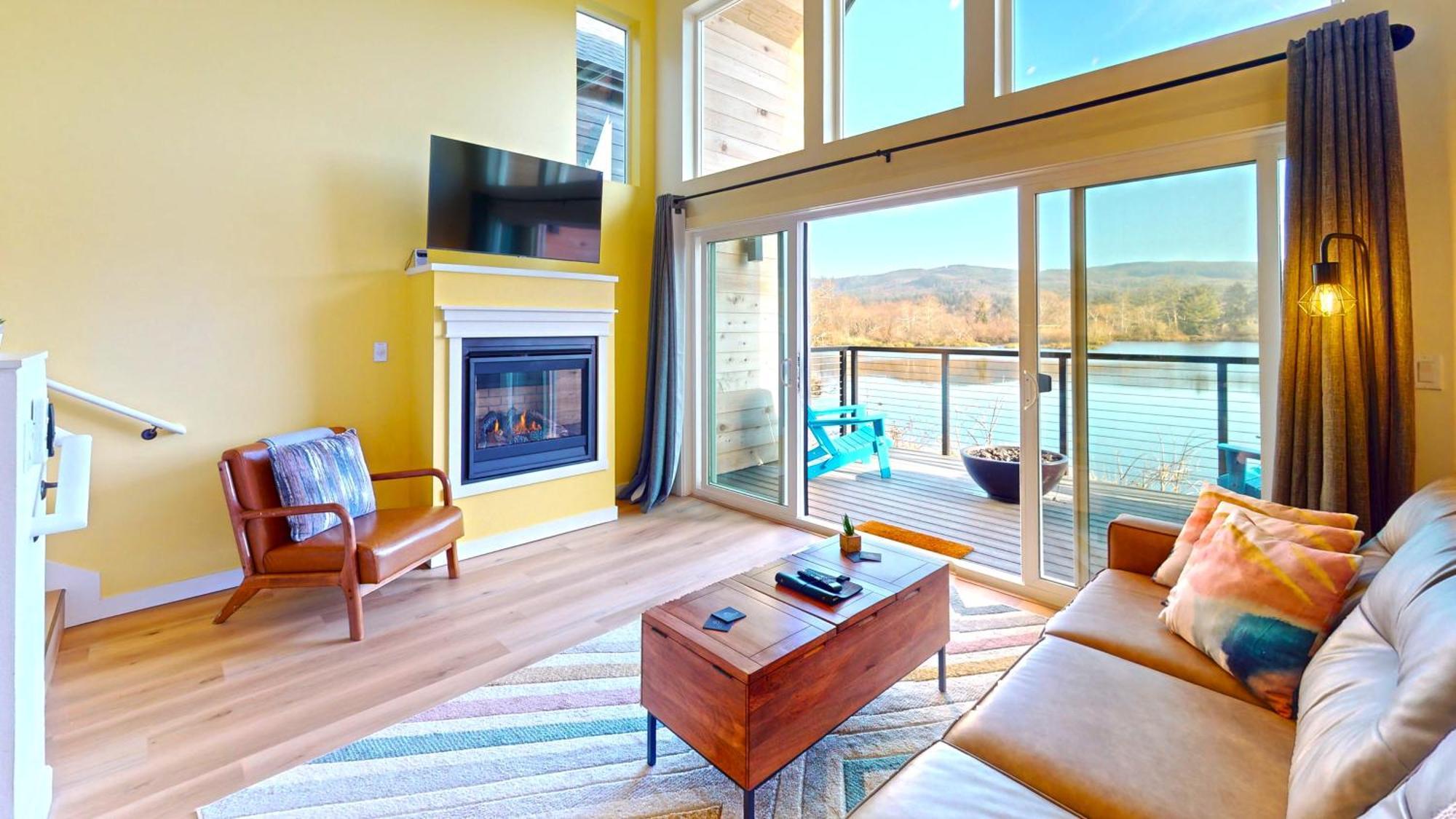 The Commons - Urban Coastal Lodging
