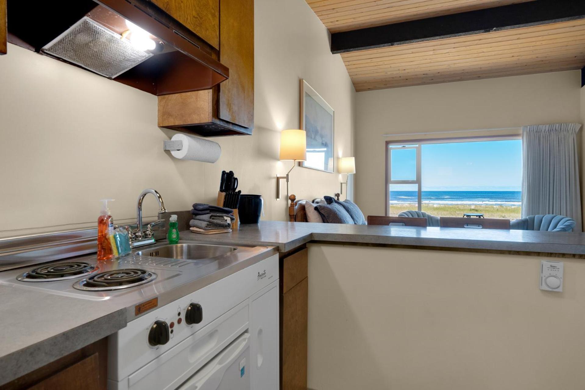 The Tides By The Sea Aparthotel 3*