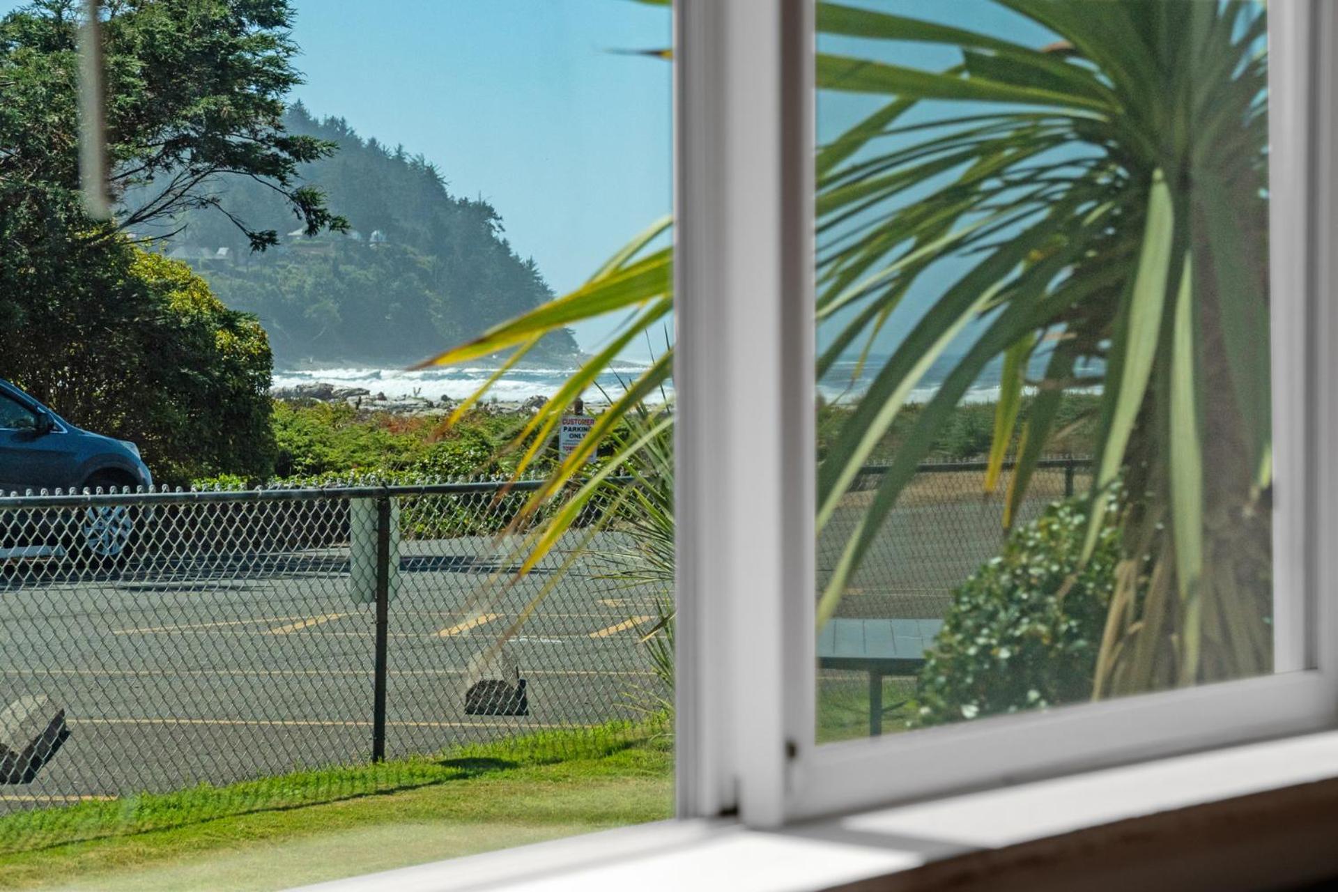 Aparthotel The Tides By The Sea 3*