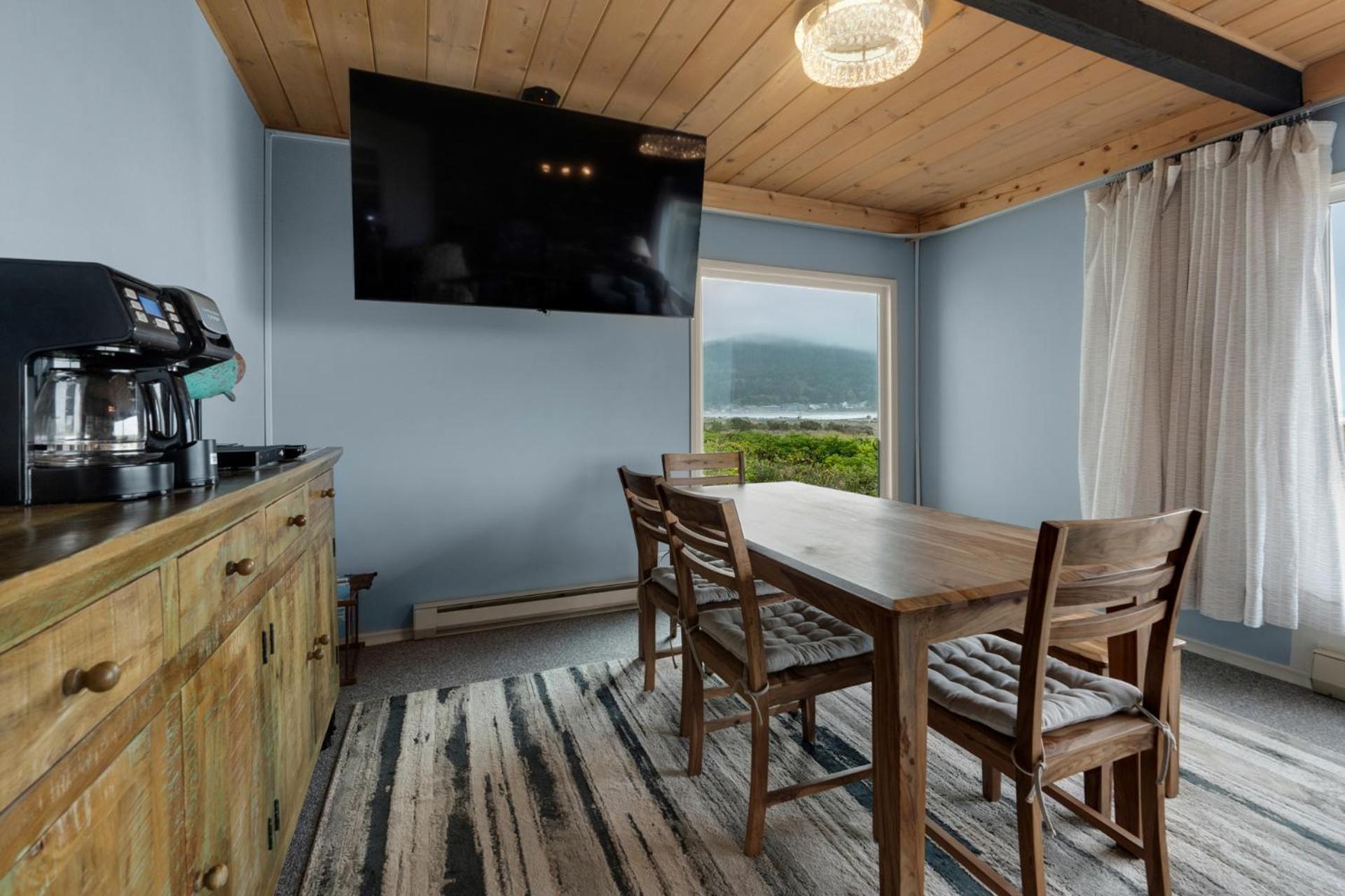 Aparthotel The Tides By The Sea