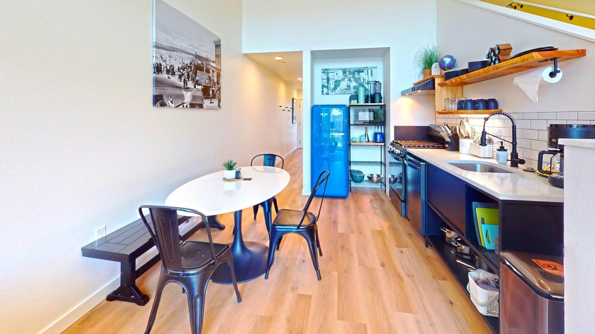 The Commons - Urban Coastal Lodging Villa *