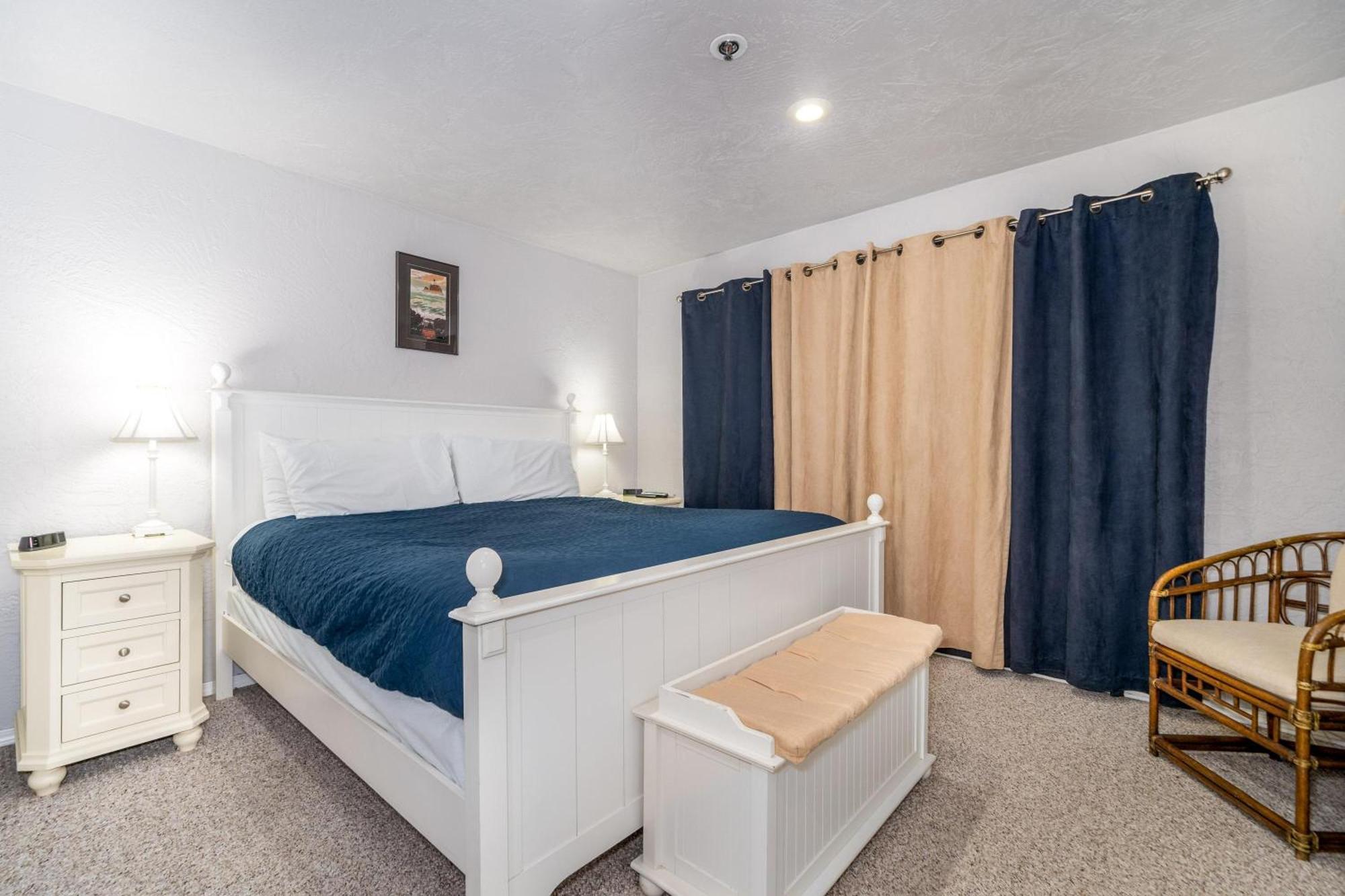 Apartment Club 204 *