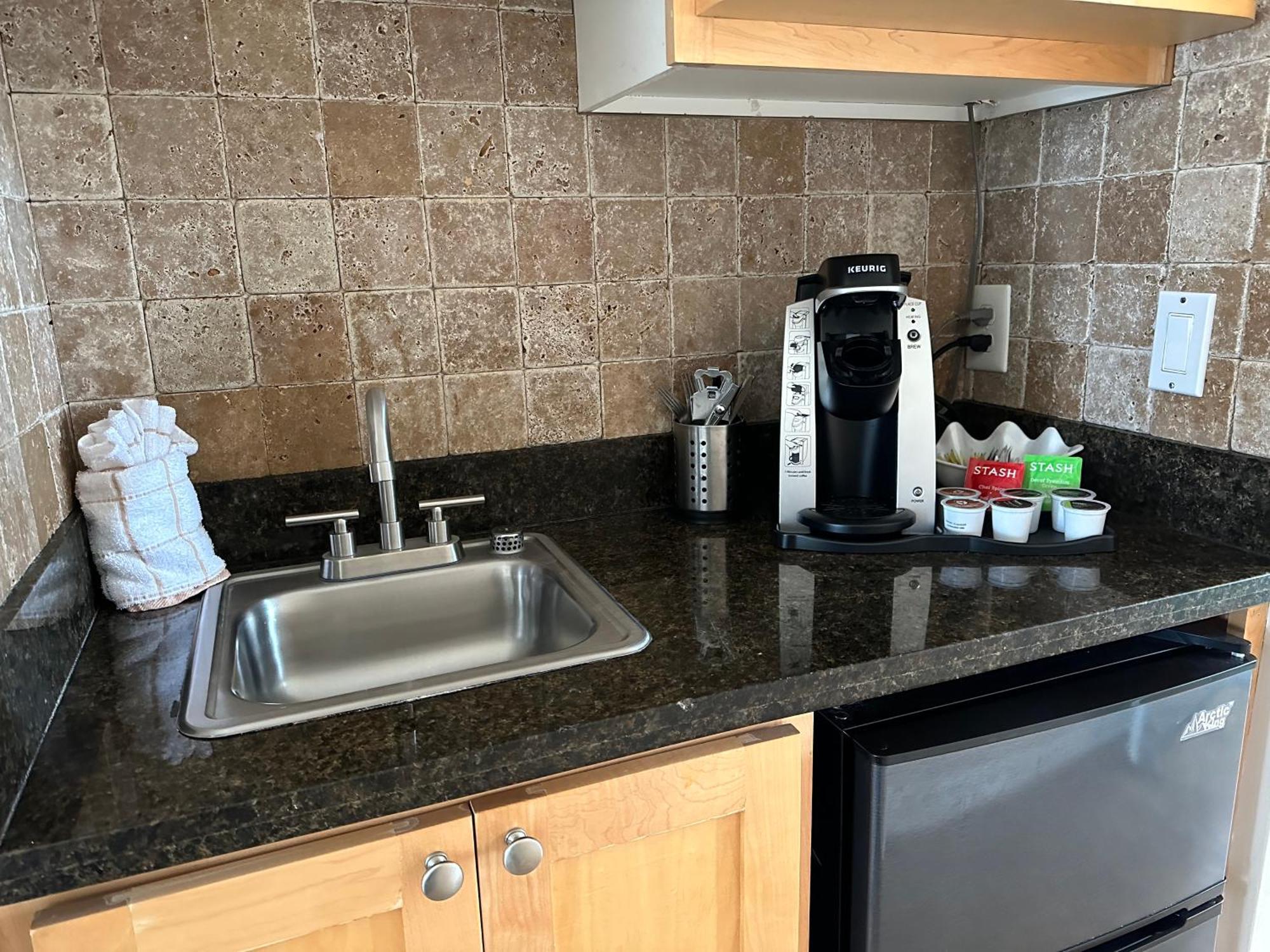 Inn At The Shore 3*
