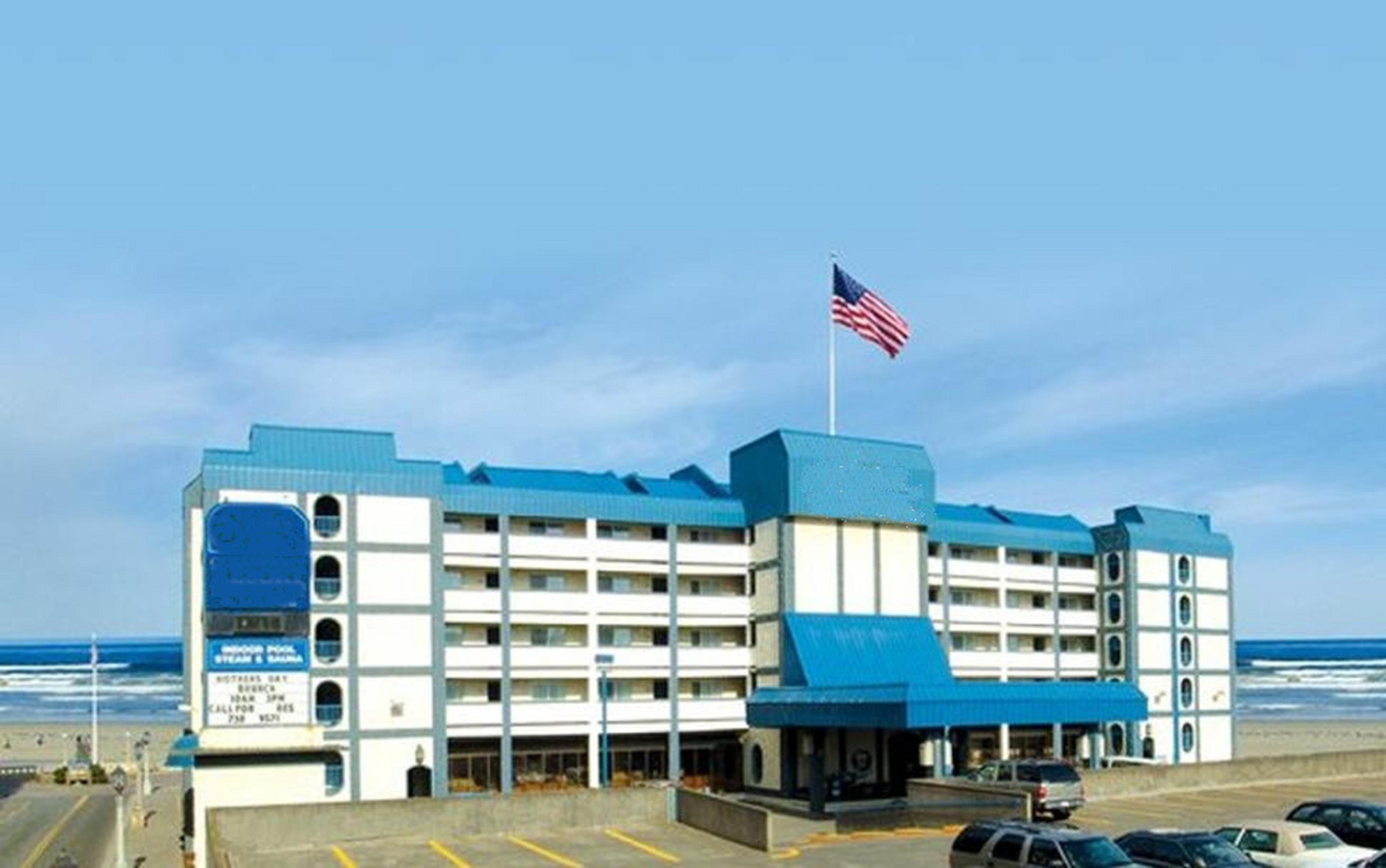 Promenade & Oceanfront Hotel