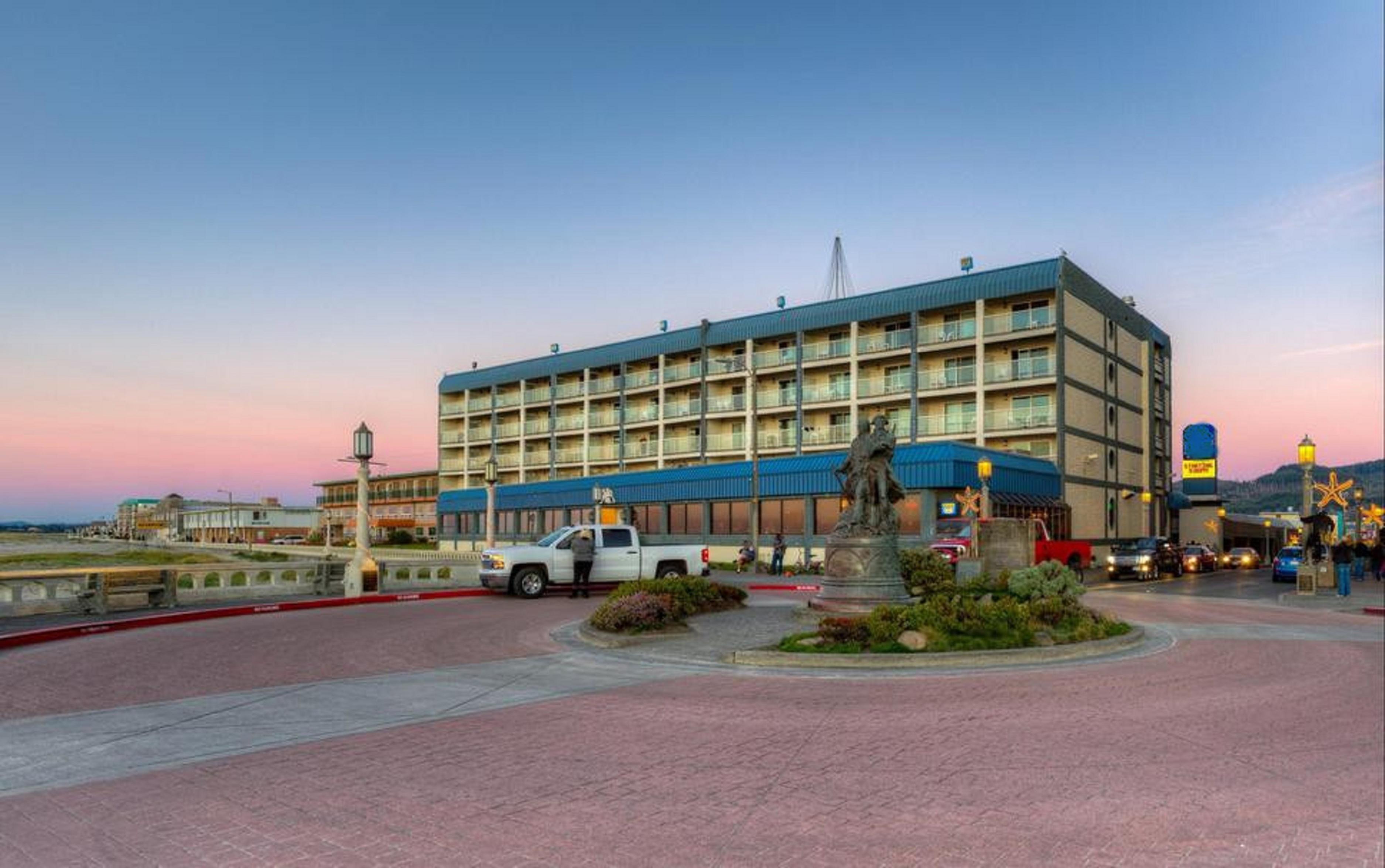 Hotel Promenade & Oceanfront Seaside