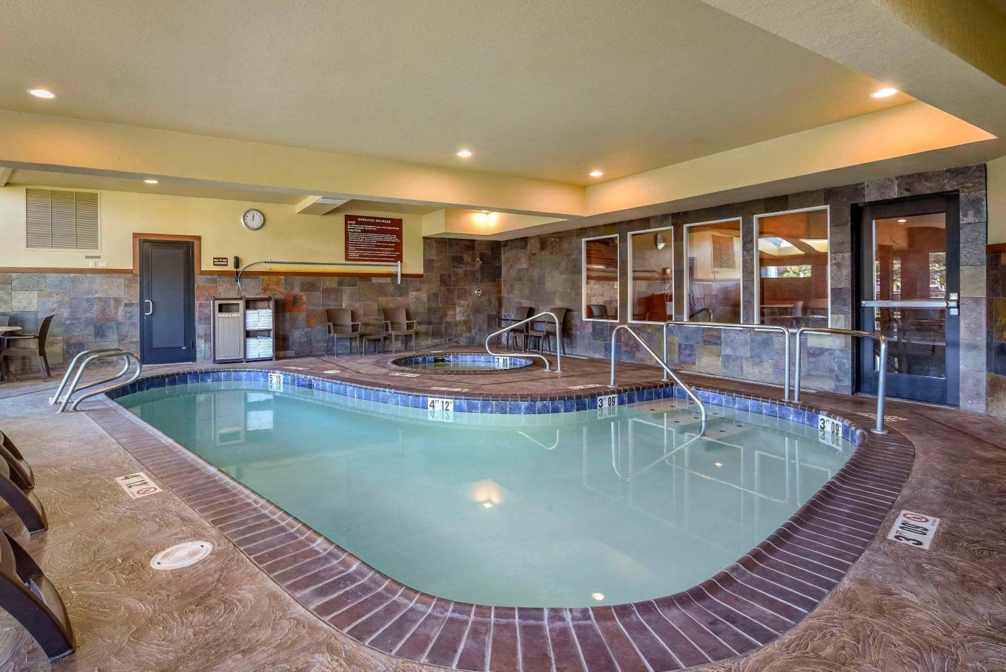 Hotel Kathryn Riverfront Inn, Ascend Collection