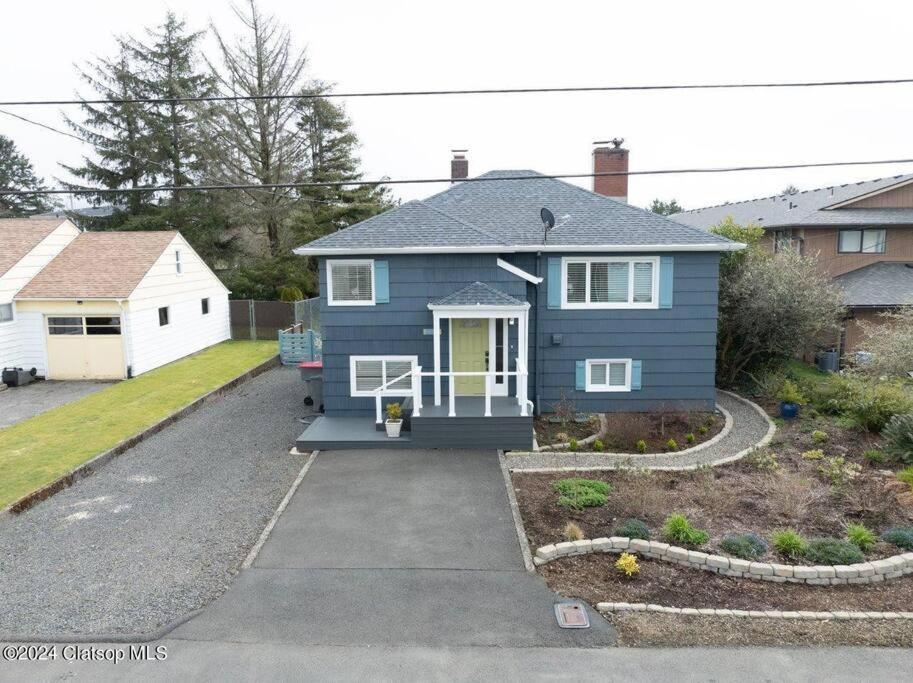3 Bedroom Pet Friendly - 5 Blocks To Chalet Seaside