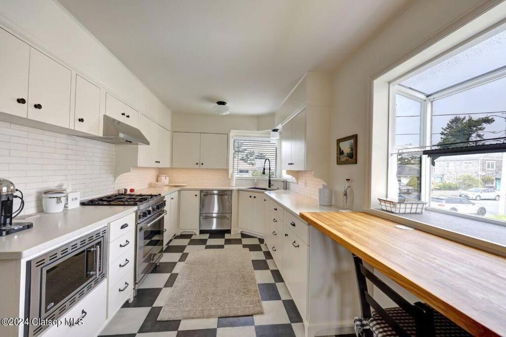 3 Bedroom Pet Friendly - 5 Blocks To * Seaside