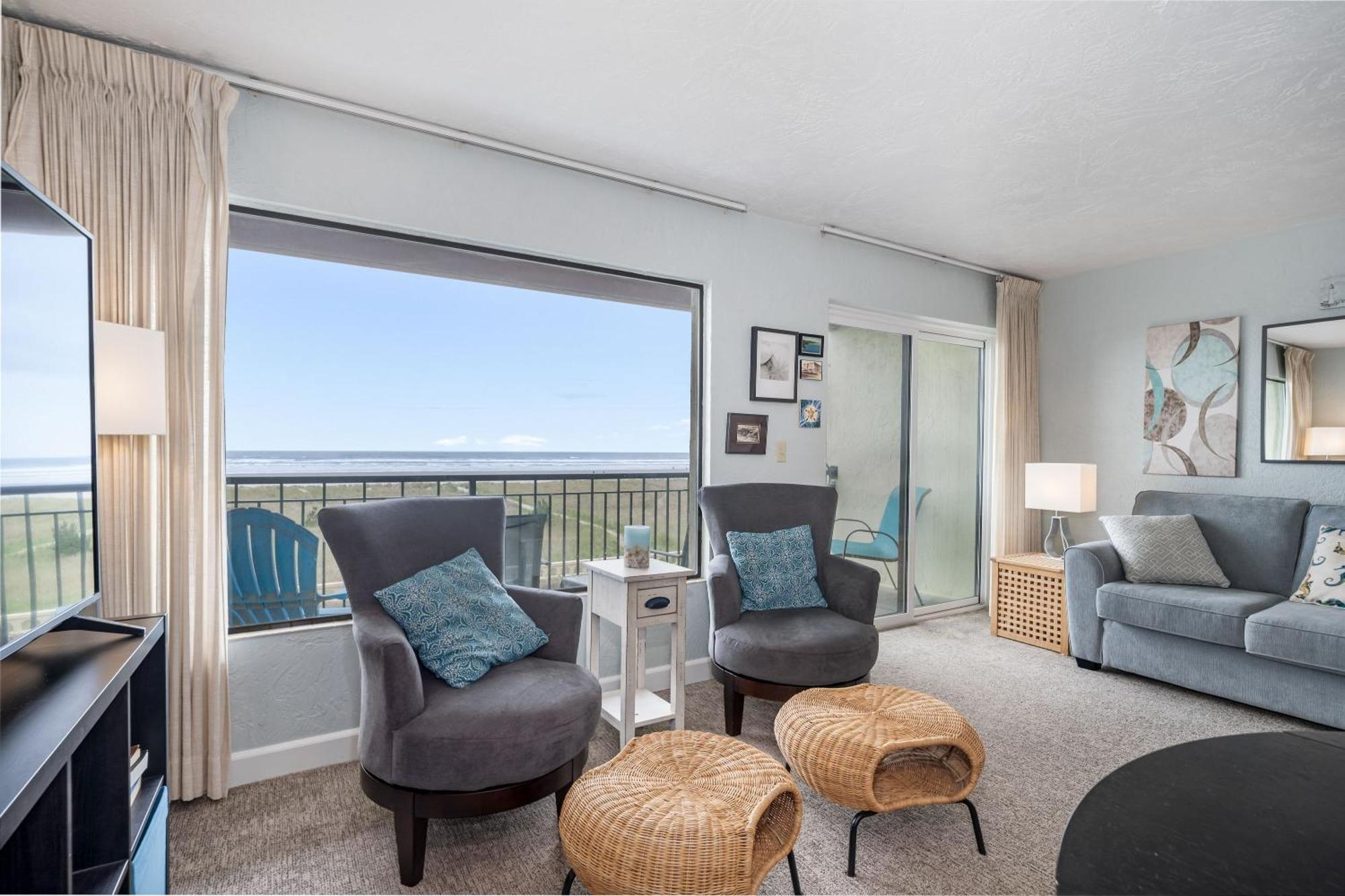 Club 203 Apartment