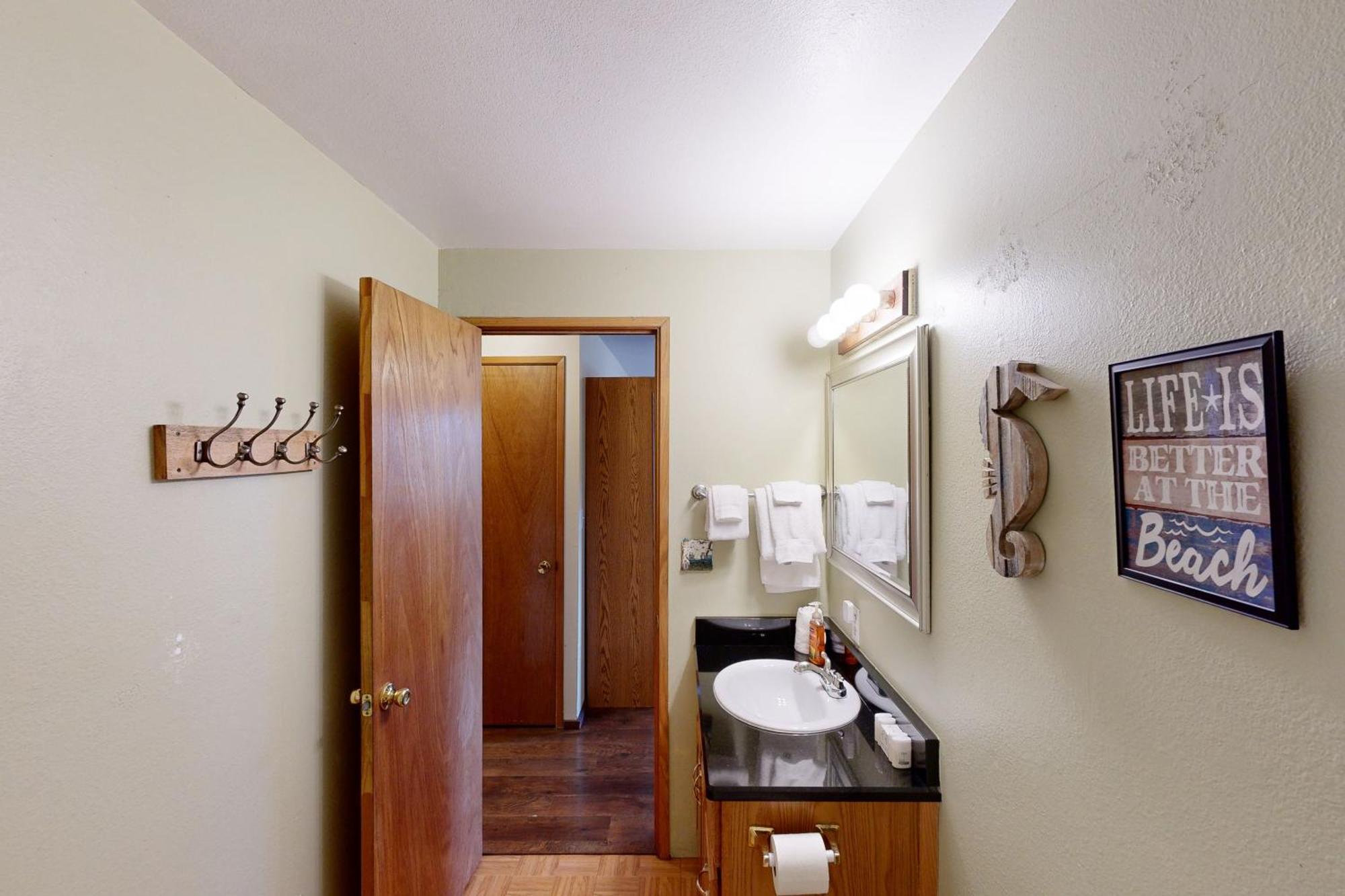 2 Bed 1 Bath Vacation In Holiday home Seaside