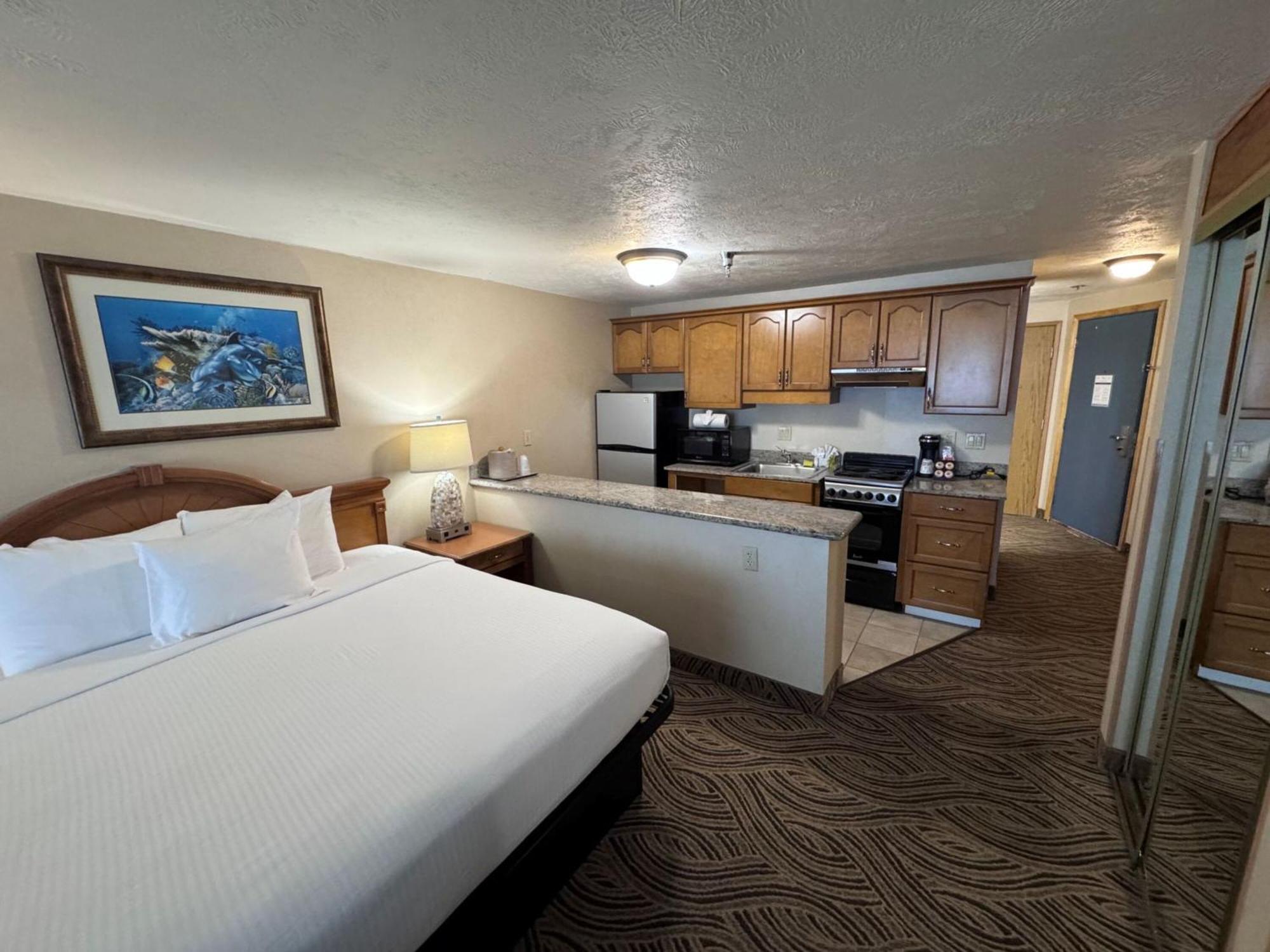 Hotel Promenade & Oceanfront 3*