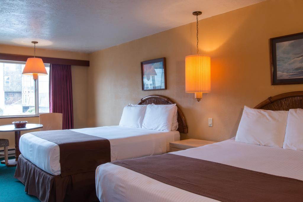 Hi Tide Oceanfront Resort 3*