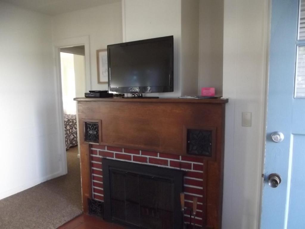 Motel Hillcrest 2*